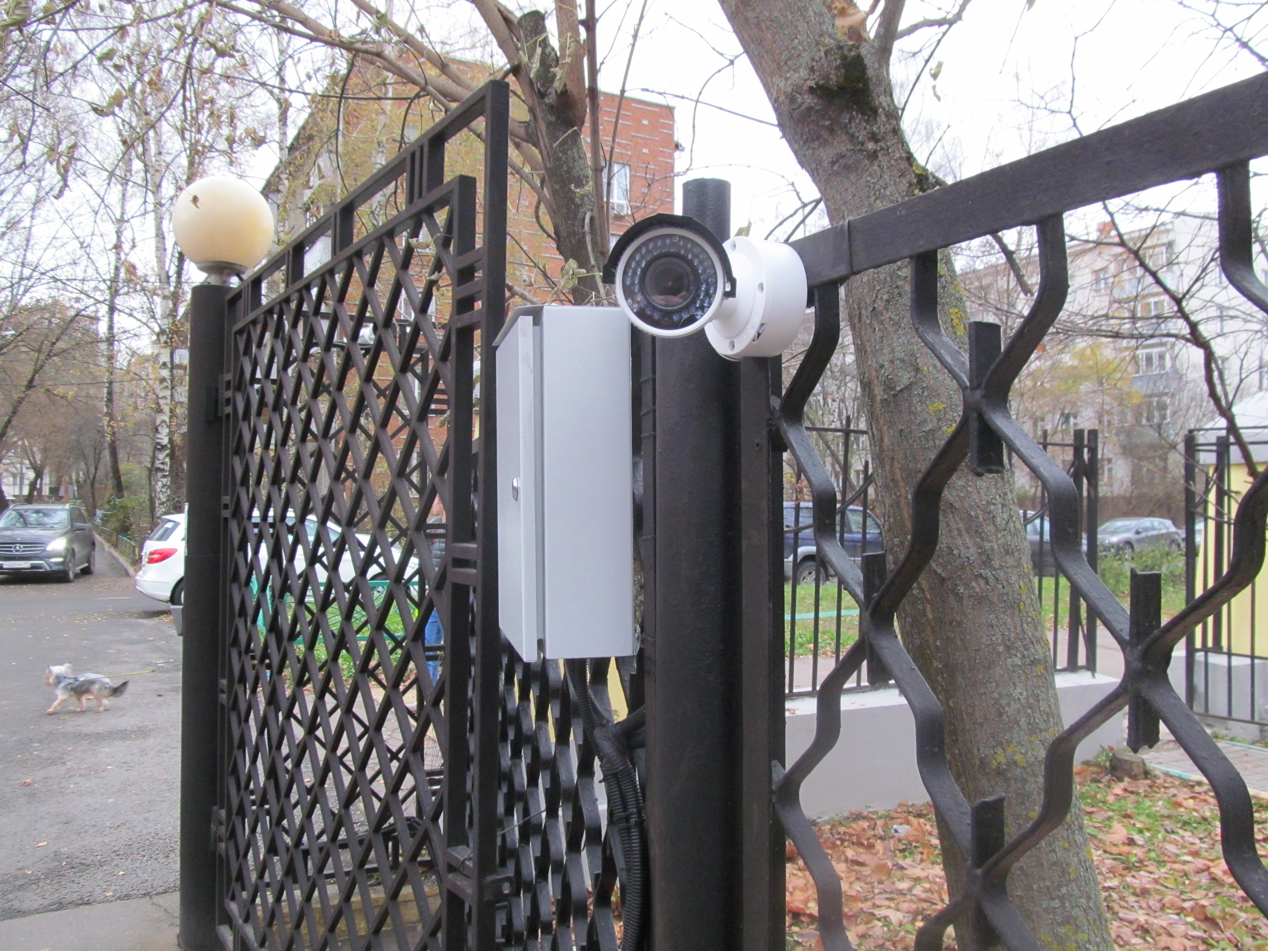 Шкаф автоматики и HIKVISION DS-2CD2622FWD-IS